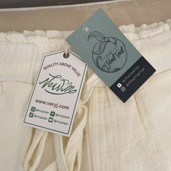 NWT Very J Shorts Gauze Ivory Cream Lace Floral Scalloped Hem Overlay S - Picture 6 of 10